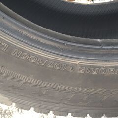 ハイエース用スタッドレスタイヤ　1本　B/S VL10　195/80R15　107/105N　の画像