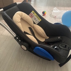 新生児　チャイルドシートの画像