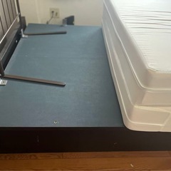 セミダブルベッドとマットレス（1.9m×1.2m）の画像