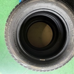 スタッドレスタイヤ ピレリ アイスアシメトリコプラス 175/65R15　の画像