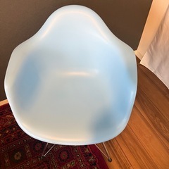 水色のダイニングチェアの画像