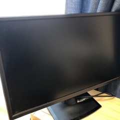 液晶モニター　デスクトップパソコン　キーボード　パソコン　モニターの画像