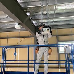 【月給35万円以上×電気工事士経験活かせる◎】《キャリアアップ×自己成長》資格支援制度で”電気工事士免許”などの取得目指せる！《手厚い10種手当》収入アップに直結◎【残業ほぼなし×月平均10時間程度】の画像