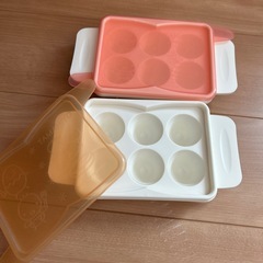 お話中◆離乳食冷凍トレー お食事エプロンの画像