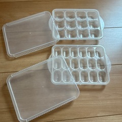 お話中◆離乳食冷凍トレー お食事エプロンの画像