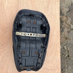 スズキインパルス400シートの画像