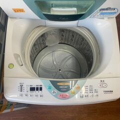 リサイクルショップどりーむ天保山店　No5171 洗濯機　８ｋｇ容量　大容量　東芝　２００１年製　古いですがしっかり使えます♪の画像