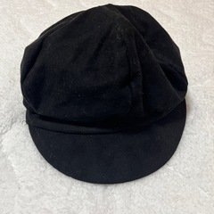 ベロア素材のおしゃれな帽子の画像