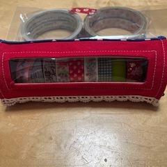 テープ沢山、ポーチ付きの画像