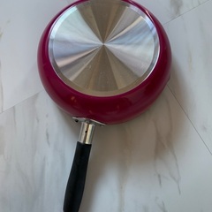 ピンクのフライパン　ガス専用の画像