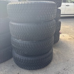 215/60R17スタッドレスの画像