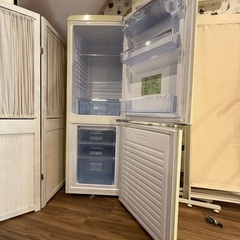 レトロデザイン冷蔵庫の画像