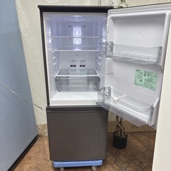 I659 🌈 ジモティー限定価格！ 2022年製の美品♪ MITSUBISHI 冷蔵庫 (146L) ⭐ 動作確認済 ⭐ クリーニング済の画像
