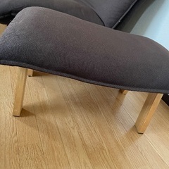 無印良品ハイバックリクライニングソファ 2脚、オットマンの画像