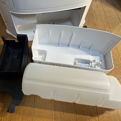 シャープ加湿セラミックファンヒーター日本製　新品のフィルター付き2020年型の画像