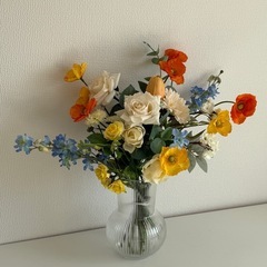 IKEA ガラス花瓶 + 造花 花束の画像