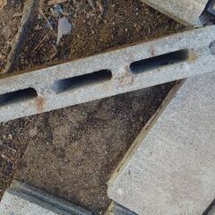 状態の良い🎶『早ければ安城市新田町で渡せます😄』【✨大量８５枚前後の薄型ブロック✨✨❗】7ｃｍブロック ＣＢ コンクリートブロック 70厚 70×190×390 普通ブロック プレーン 基礎ブロック 7cmx19cmx39cm 70mmの画像