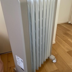 【ほぼ新品】デロンギ　ヴェルティカルド　オイルヒーター　説明書付きの画像