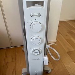 【ほぼ新品】デロンギ　ヴェルティカルド　オイルヒーター　説明書付きの画像