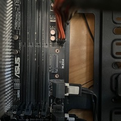 ゲーミング 12GB GPUとマザーボードとCPUの画像