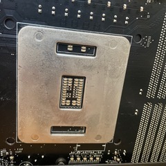 ゲーミング 12GB GPUとマザーボードとCPUの画像