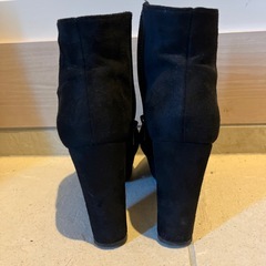 ブーツ　スエード　黒　ショートブーツ 22.5の画像