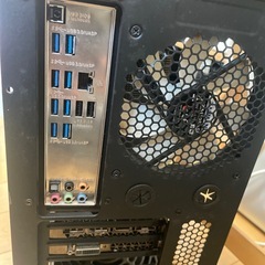 ゲーミング 12GB GPUとマザーボードとCPUの画像