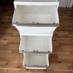 ゴミ箱3段(お渡し日要確認)の画像