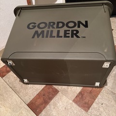GORDONMILLER カーキ　ボックスの画像
