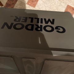 GORDONMILLER カーキ　ボックスの画像