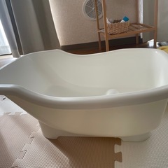 ベビーバス🛁とクマのスポンジ🧽の画像