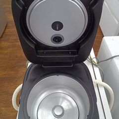 ★リユースのサカイ水戸店★ TOSHIBA 炊飯ジャー ３合炊き 18年製 動作確認／クリーニング済み MT6603の画像