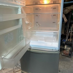 SHARP冷蔵庫の画像