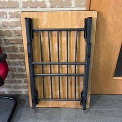 ②折りたたみテーブルの画像