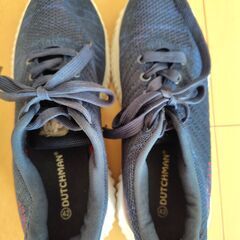 軽いシューズの画像