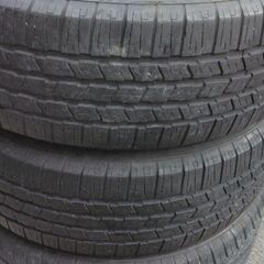 225/65/17  タイヤ4本の画像