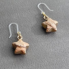 ポートレートストーンピアスの画像