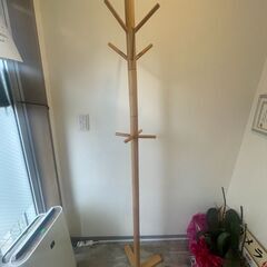 スタンディングラック 木製ハンバーフロアスタンディングコートラックの画像