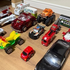 ミニカー　飛行機　NASA バス　木製　消防車　救急車の画像