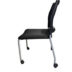 ナイキ(NAIKI) スタックチェア黒　E334C-BK　(在庫：11)の画像