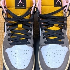 AIR JORDAN 1 MID SEの画像
