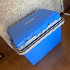 アウトドア クーラーボックスの画像