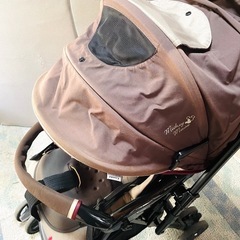 コンビ　ベビーカーの画像