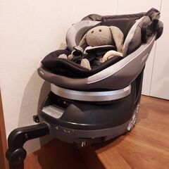 combi ネルーム エッグショック チャイルドシートの画像