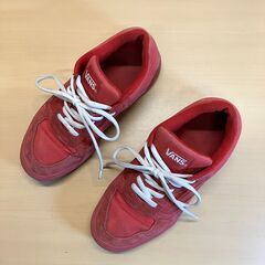 VANS ローカットスニーカー V9001（レッド）27cmの画像
