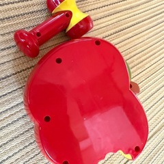 ambi toys リンゴ型ハンマーおもちゃの画像