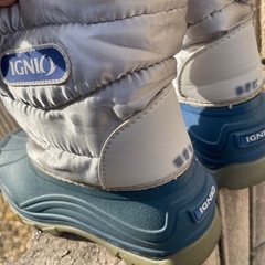 IGNIOスノーブーツ　22cmの画像