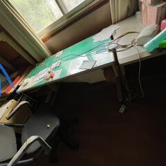 パソコンデスク、ロッカー等差し上げますの画像