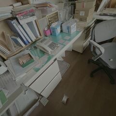 パソコンデスク、ロッカー等差し上げますの画像