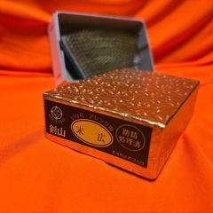 剣山（すべり止めゴム付き）の画像